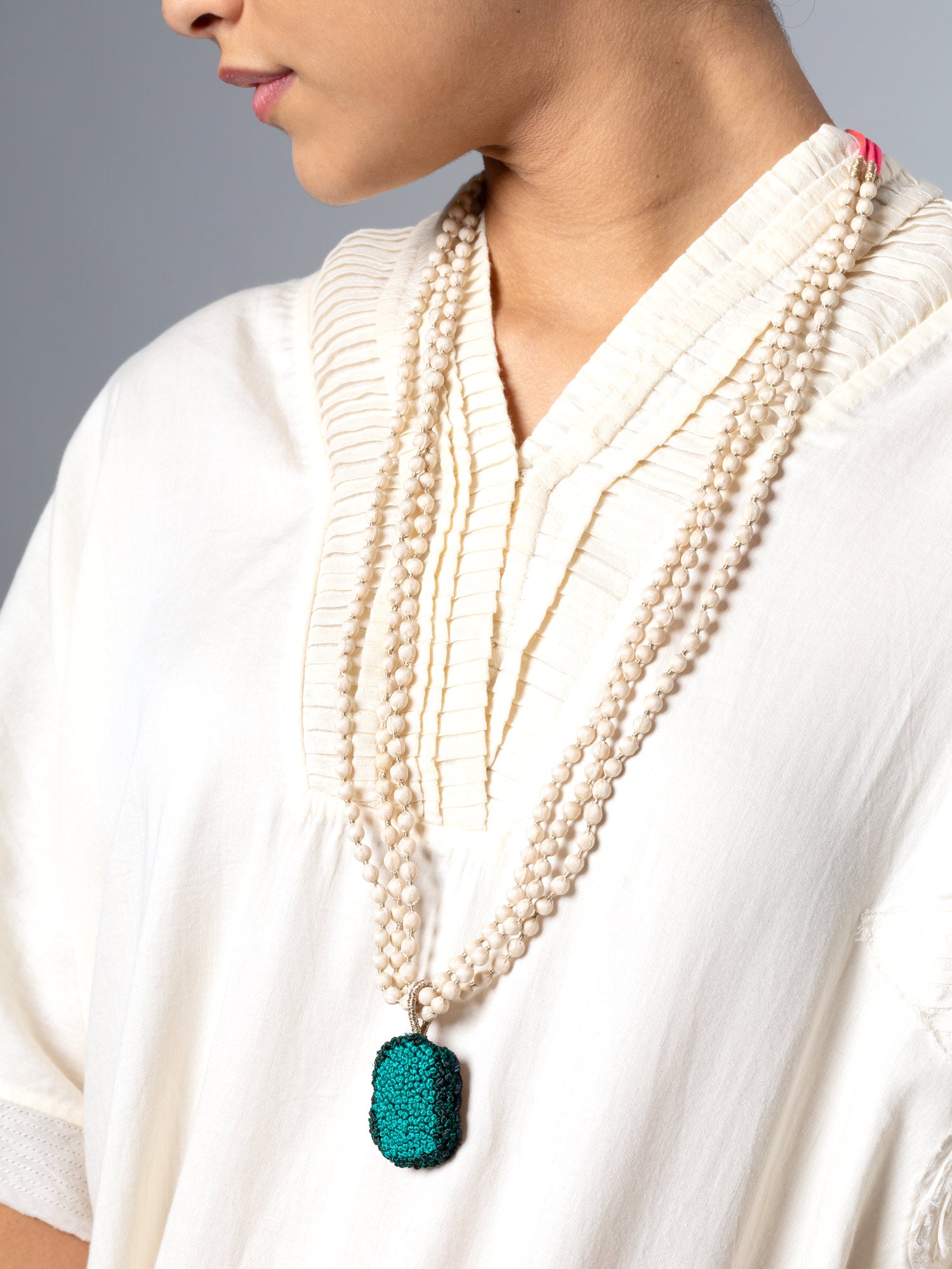 Arsheen Natural/Green Pendant