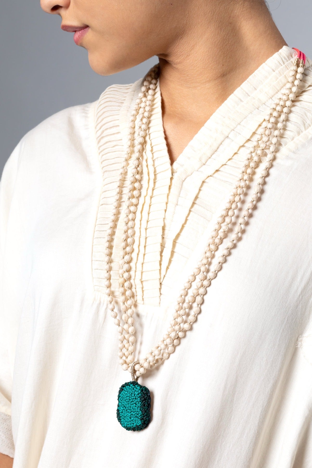 Arsheen Natural/Green Pendant