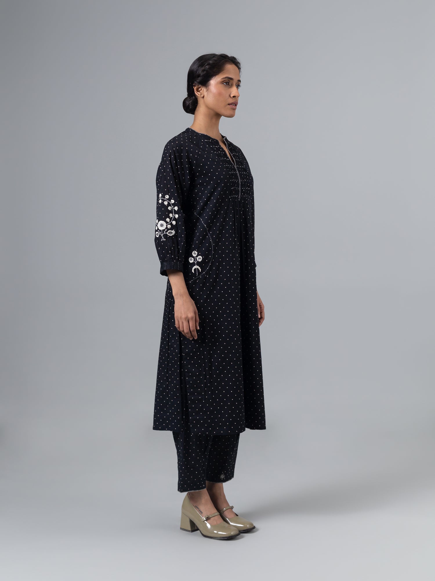 Souma Black Kurta