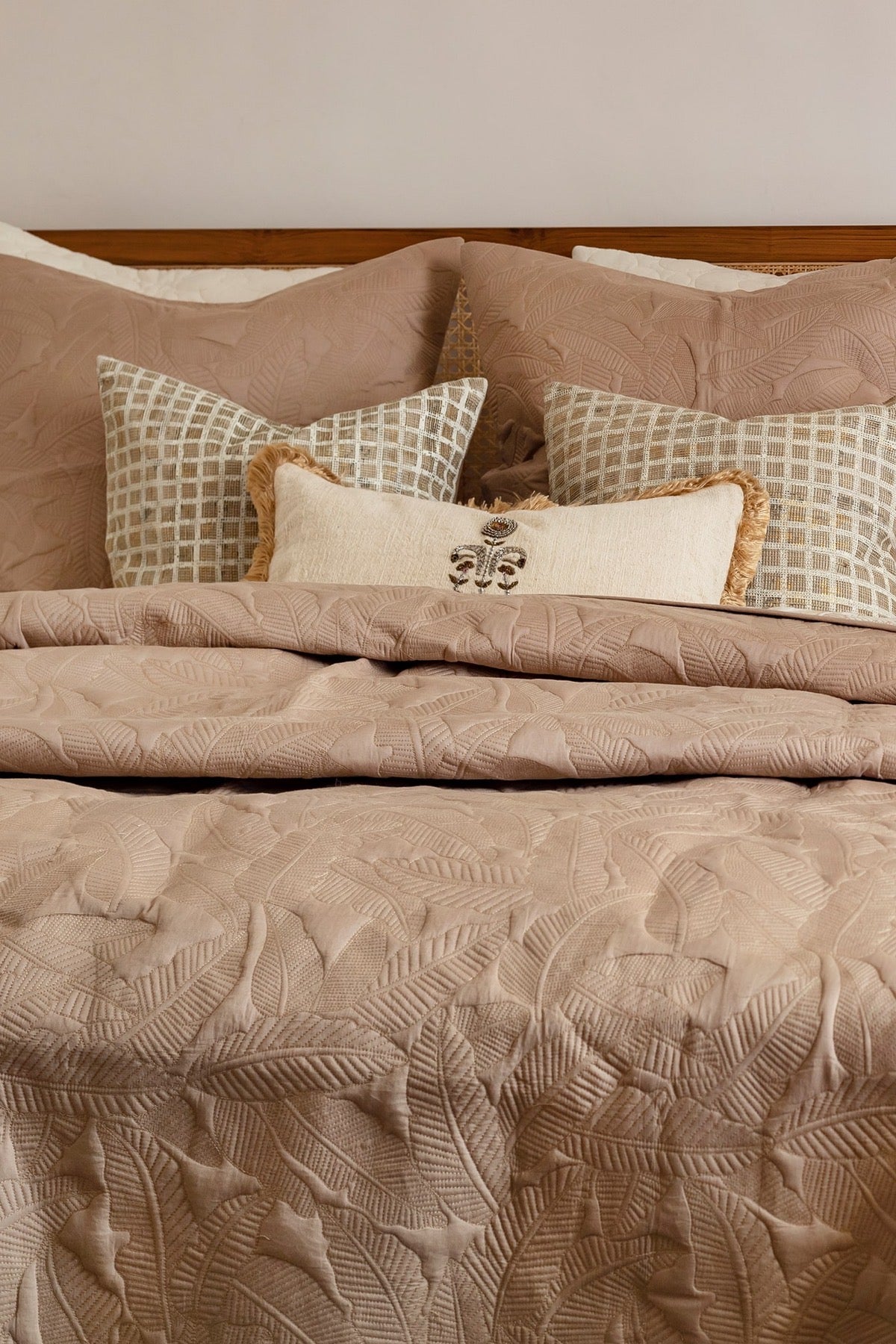 Wilds Set of 3 Stone/Natural  Bedding Set