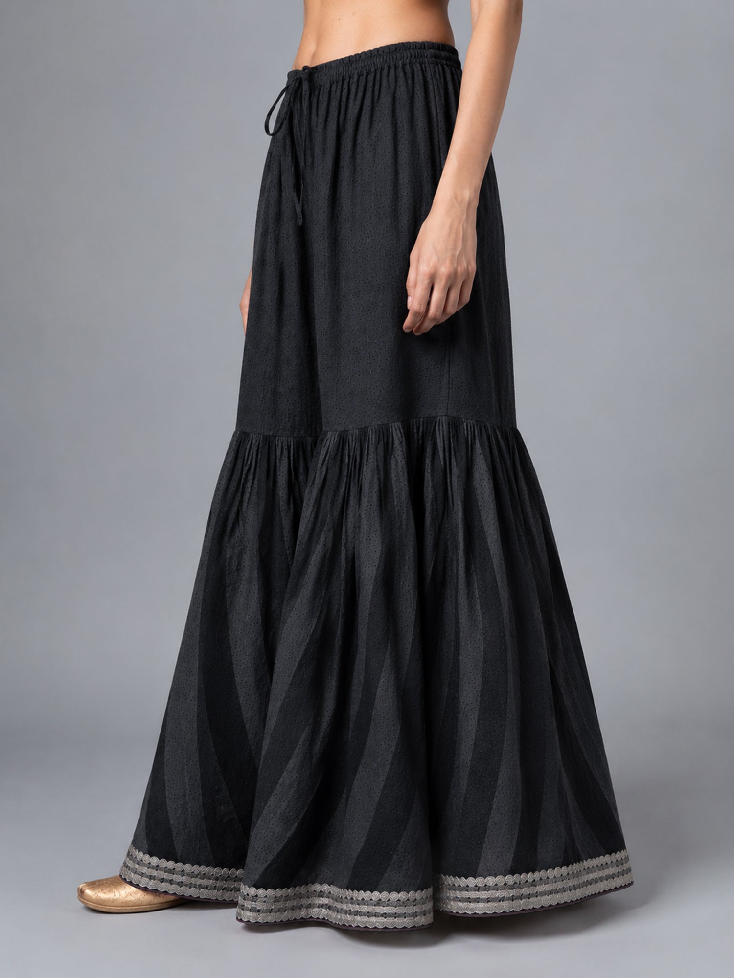 Mariam Garara Black