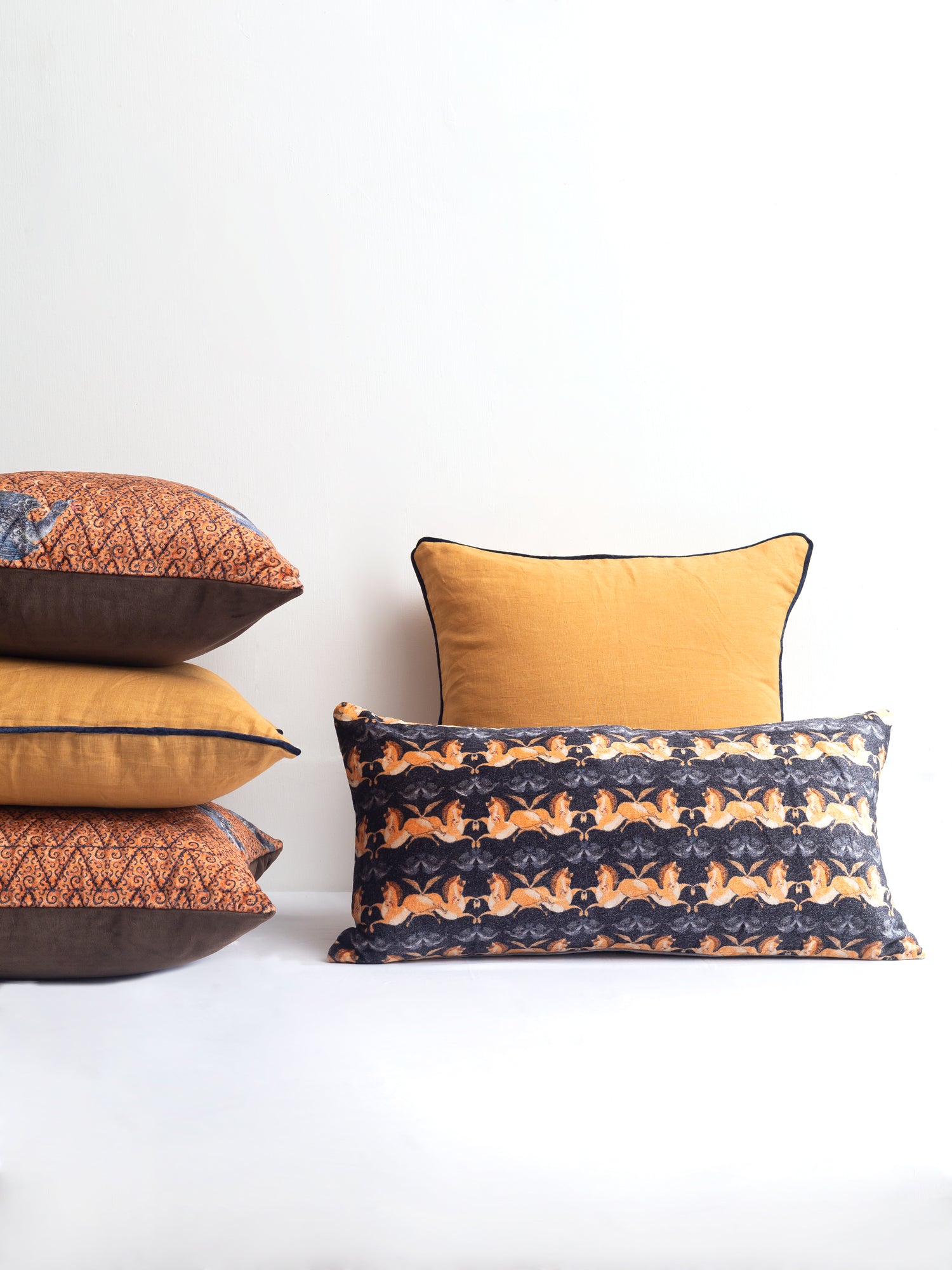 Carolaa  Bundled Cushion (Set of 5)