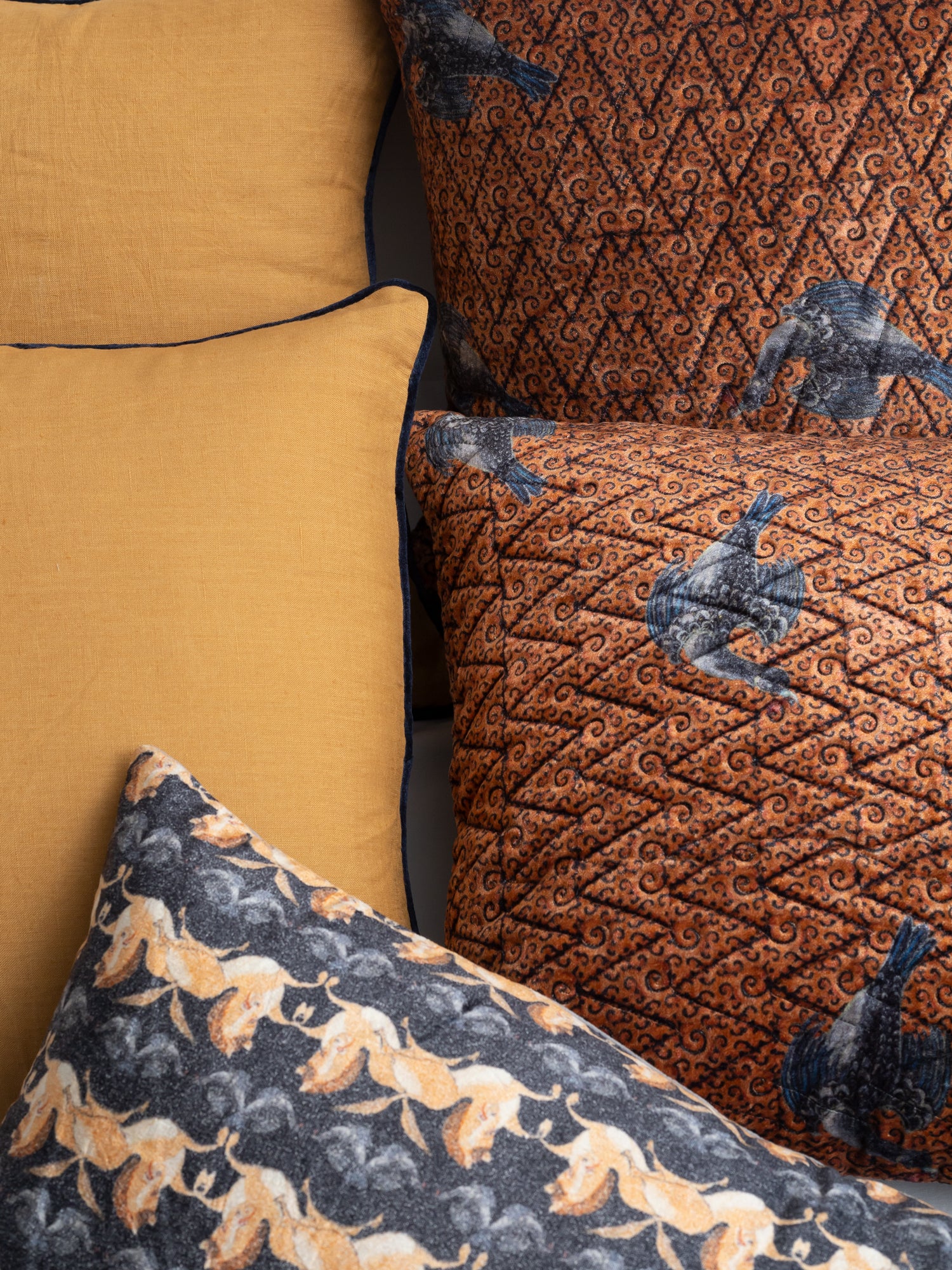 Carolaa  Bundled Cushion (Set of 5)
