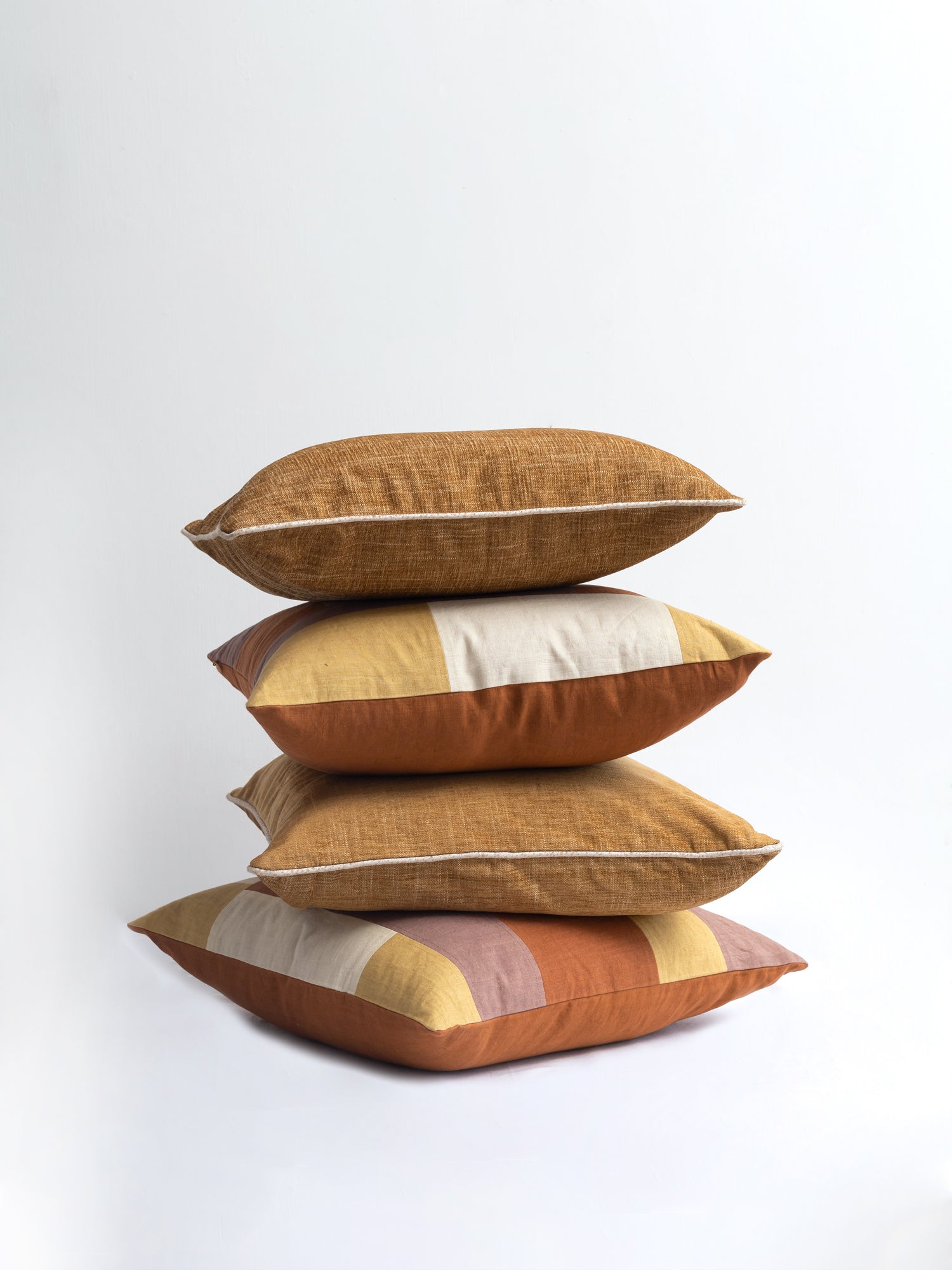 Deww  Bundled Cushion (Set of 4)
