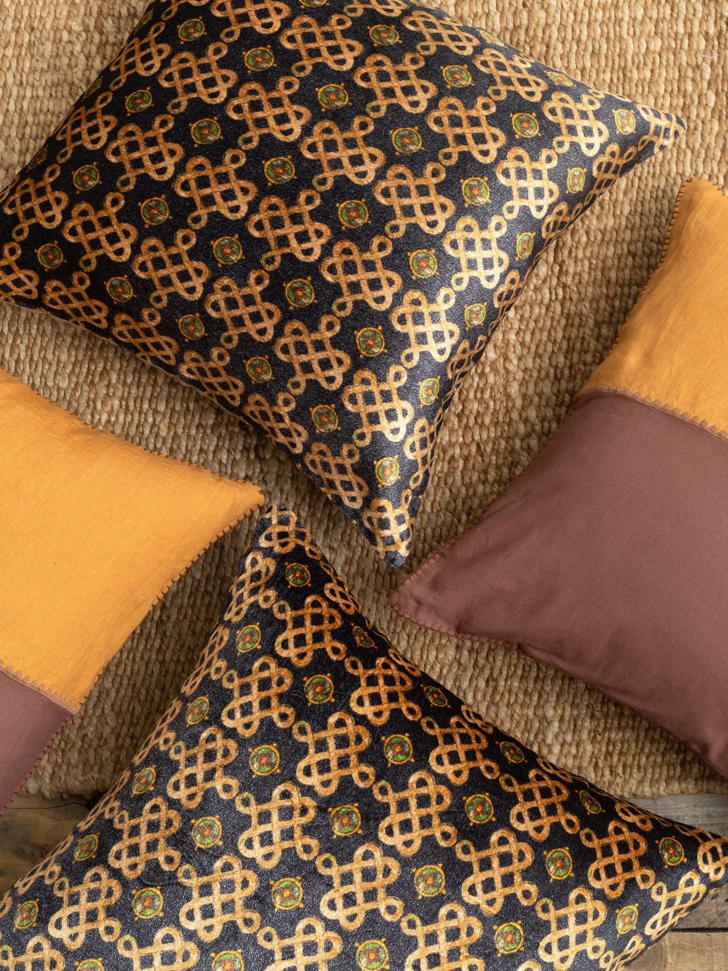 Applee  Bundled Cushion (Set of 4)