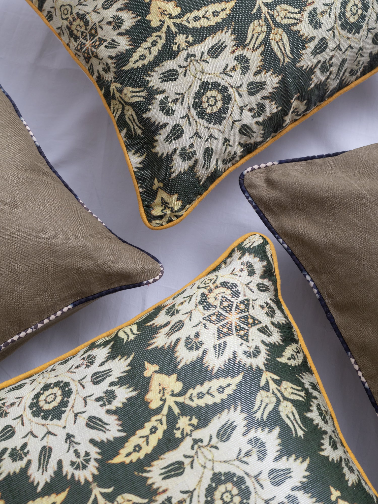 Charlyy  Bundled Cushion (Set of 4)