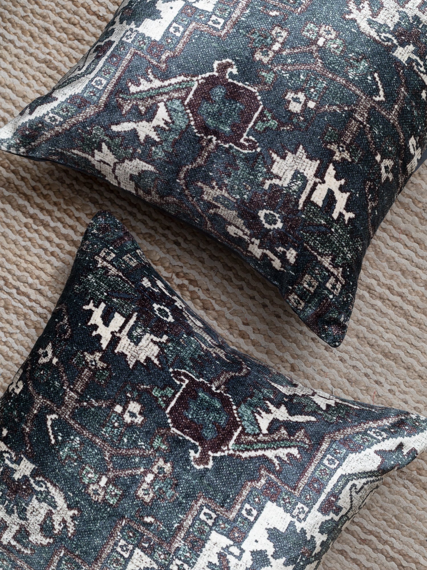 Graphitee  Bundled Cushion (Set of 2)