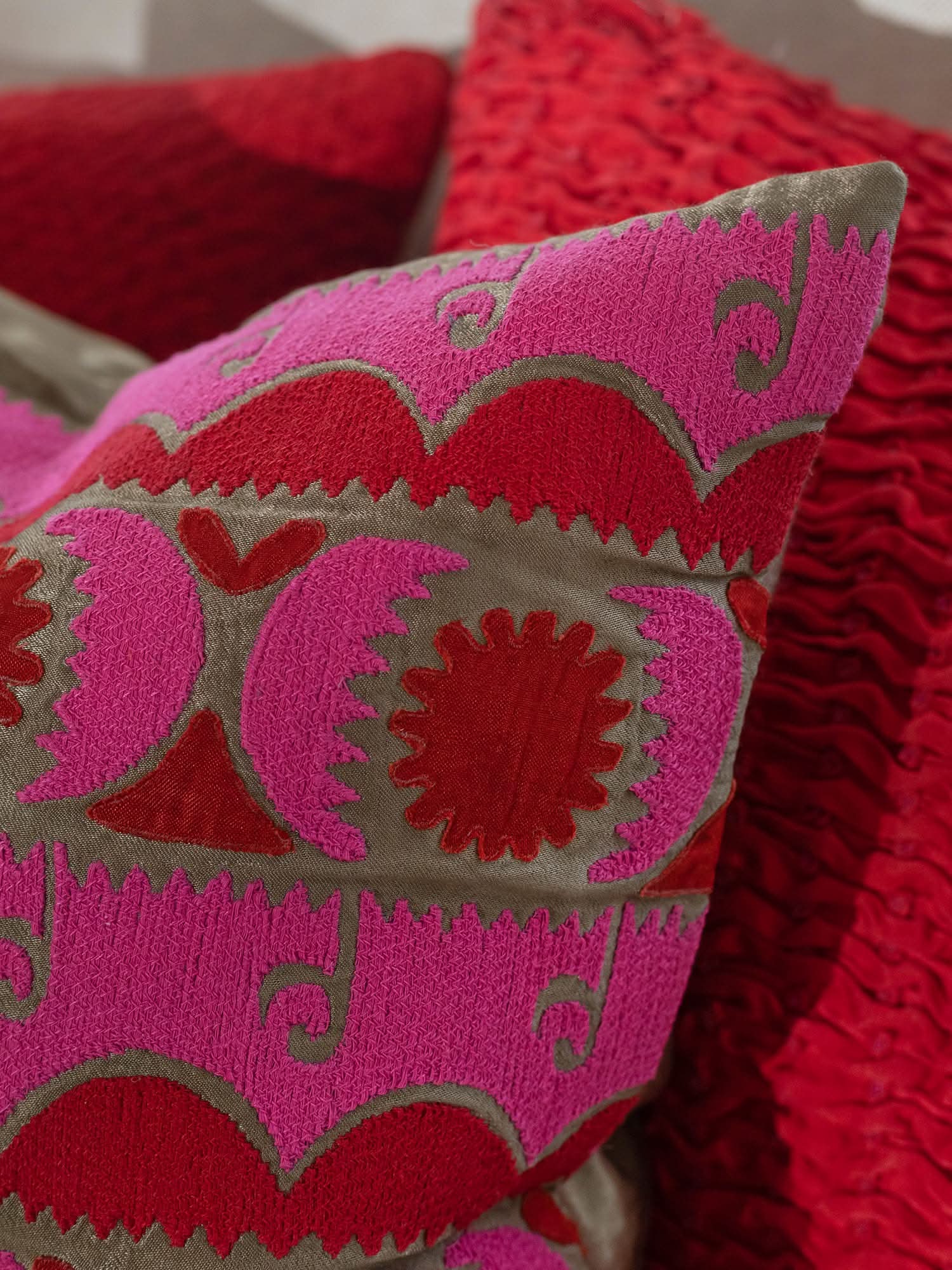 Yulduz Cushion Cover