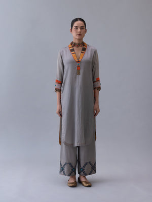 Dzong Kurta
