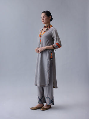 Dzong Kurta