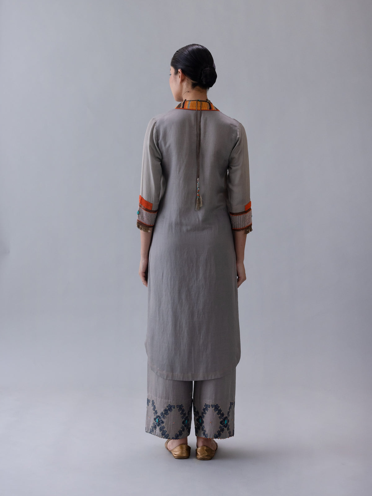 Dzong Kurta