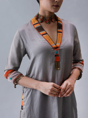 Dzong Kurta