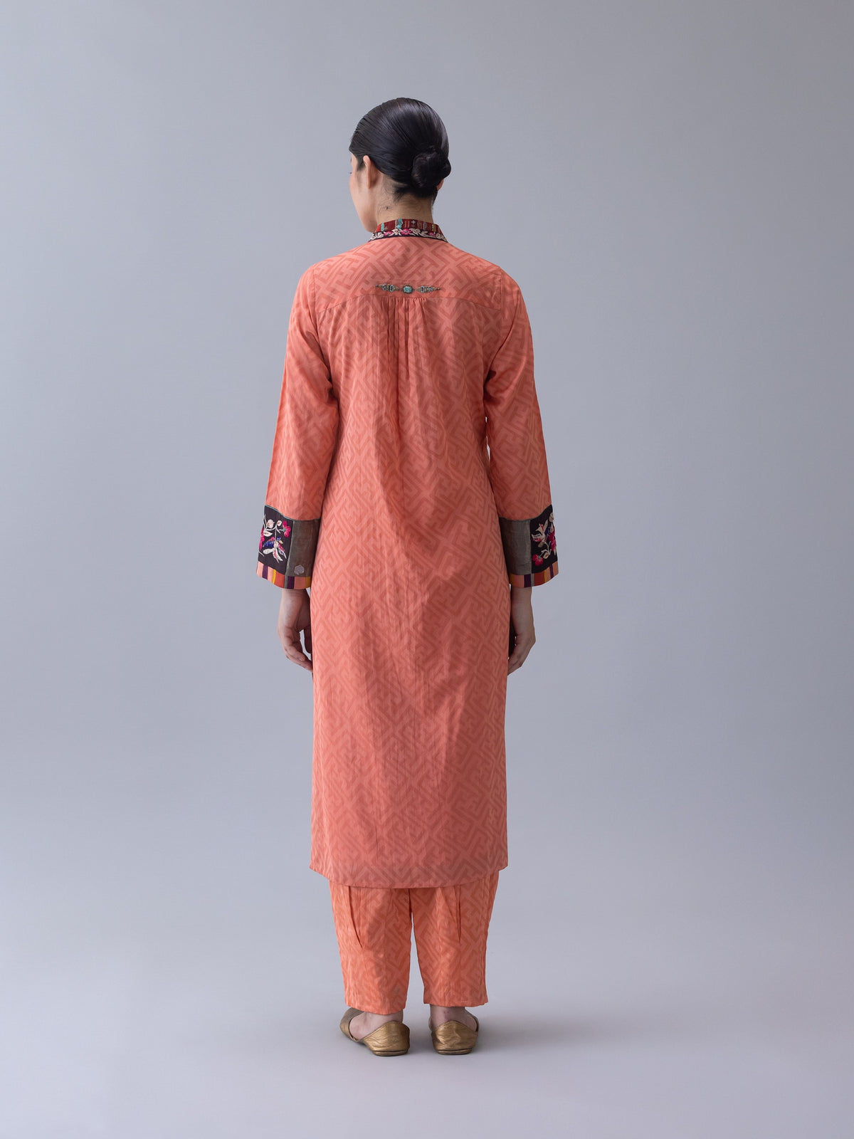 Layap Kurta