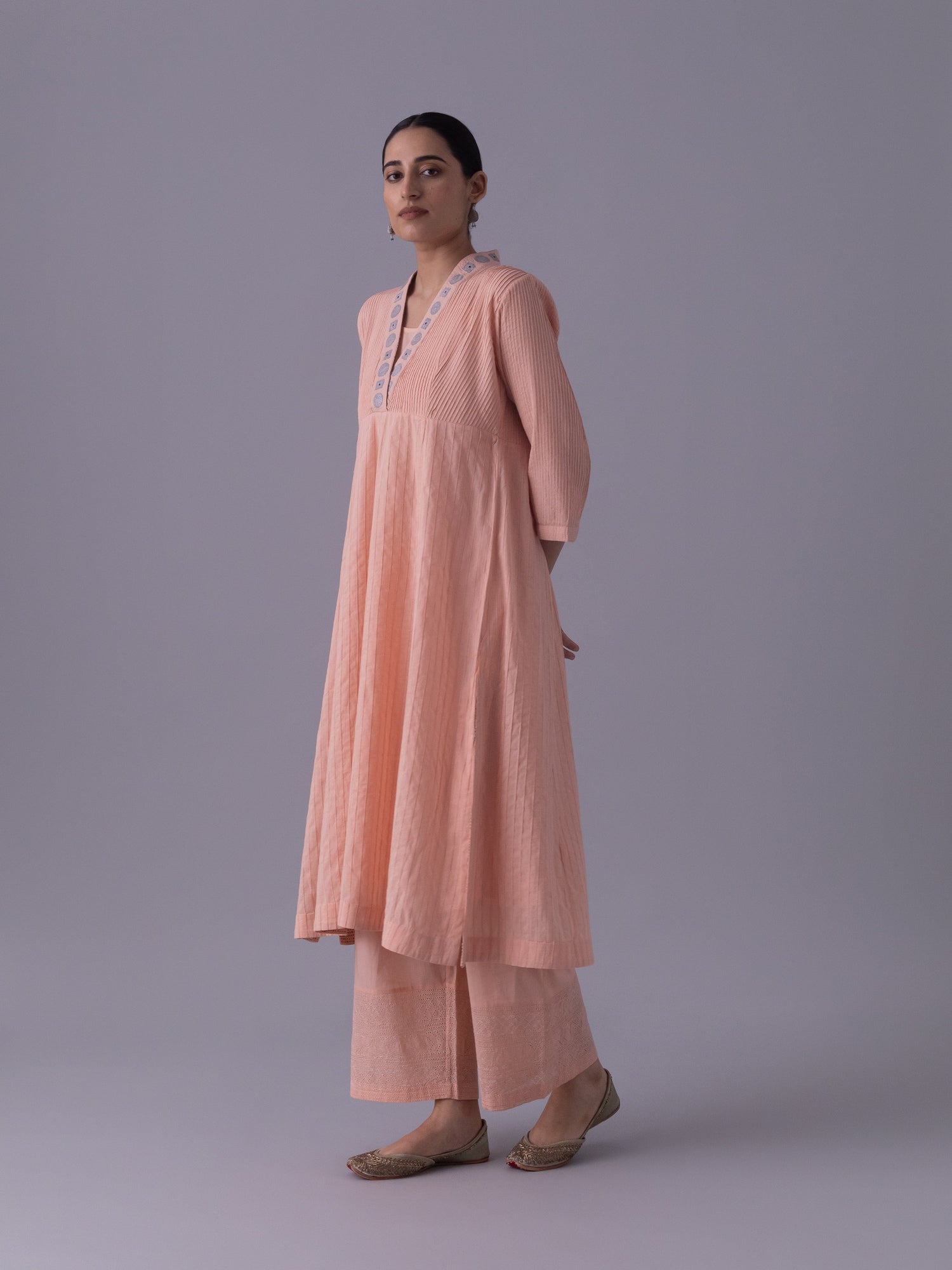 Riwaayat  Nude Kurta