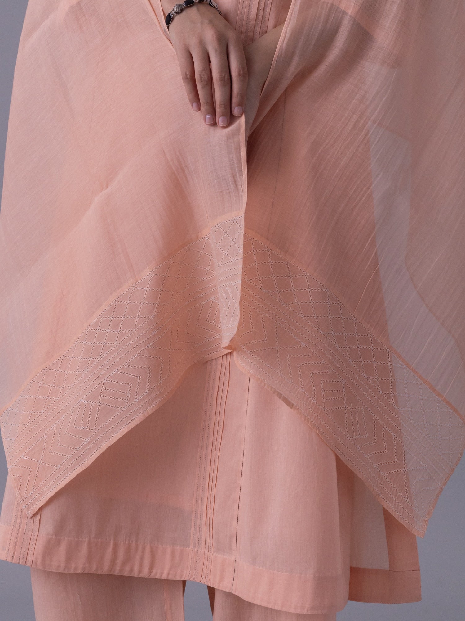 Mitti Nude Stole