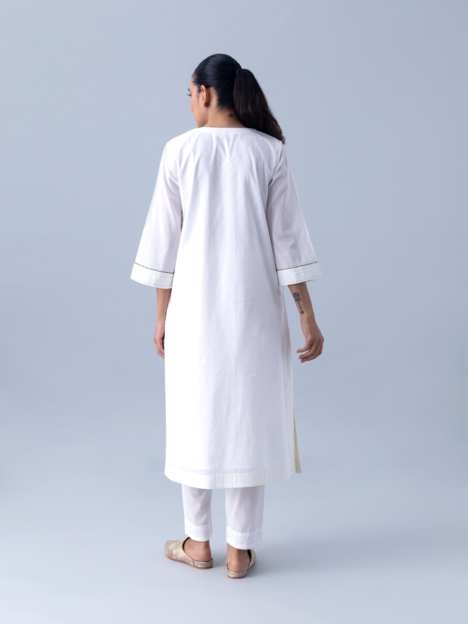 Parvaah Kurta