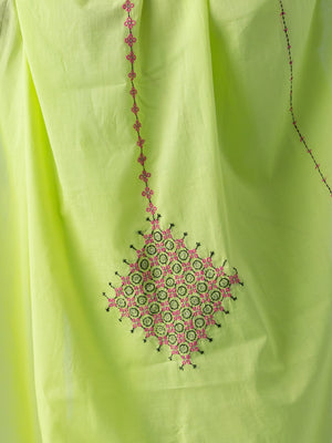 Aayana Saree