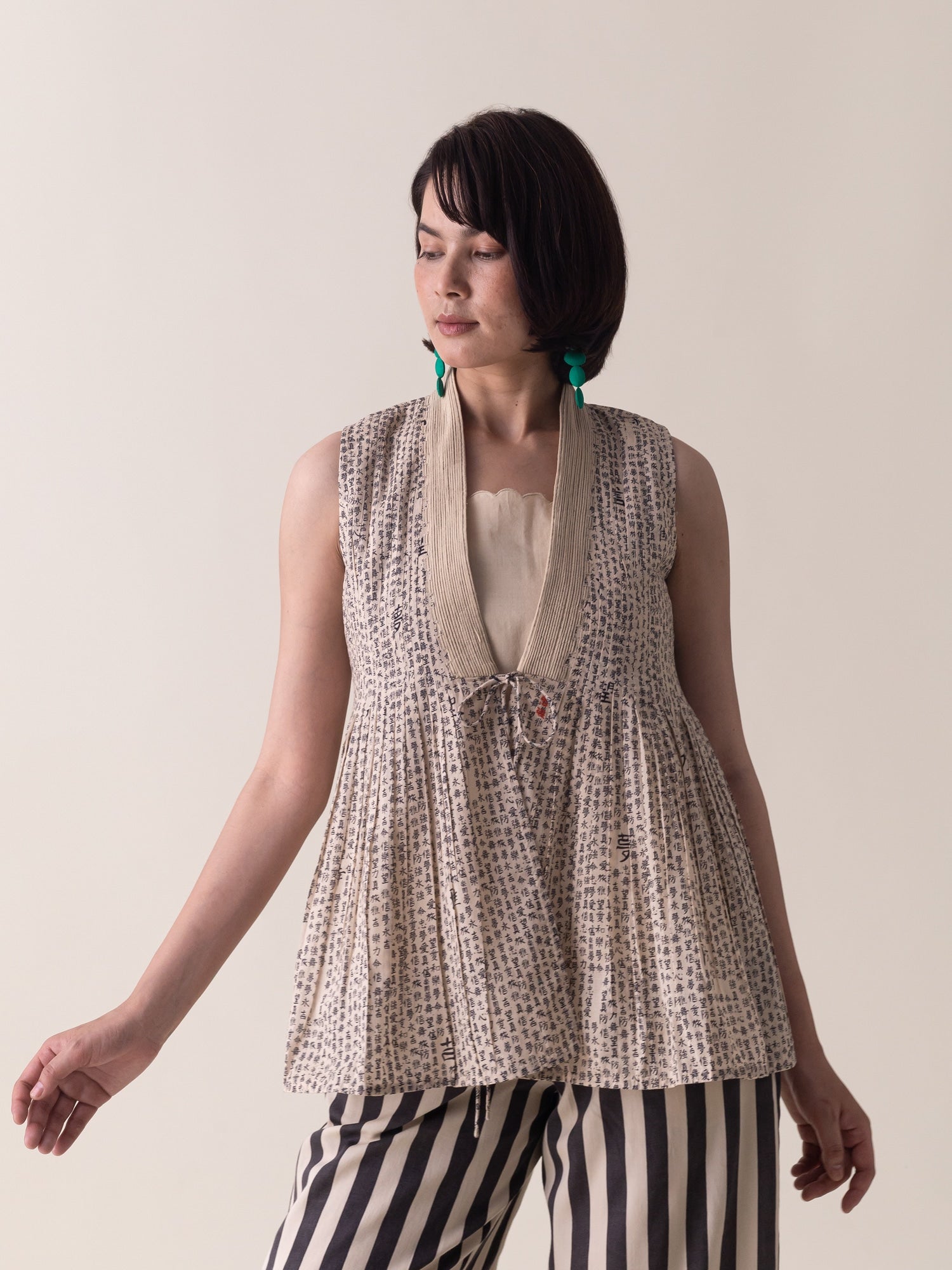 Quinn Black Beige Top