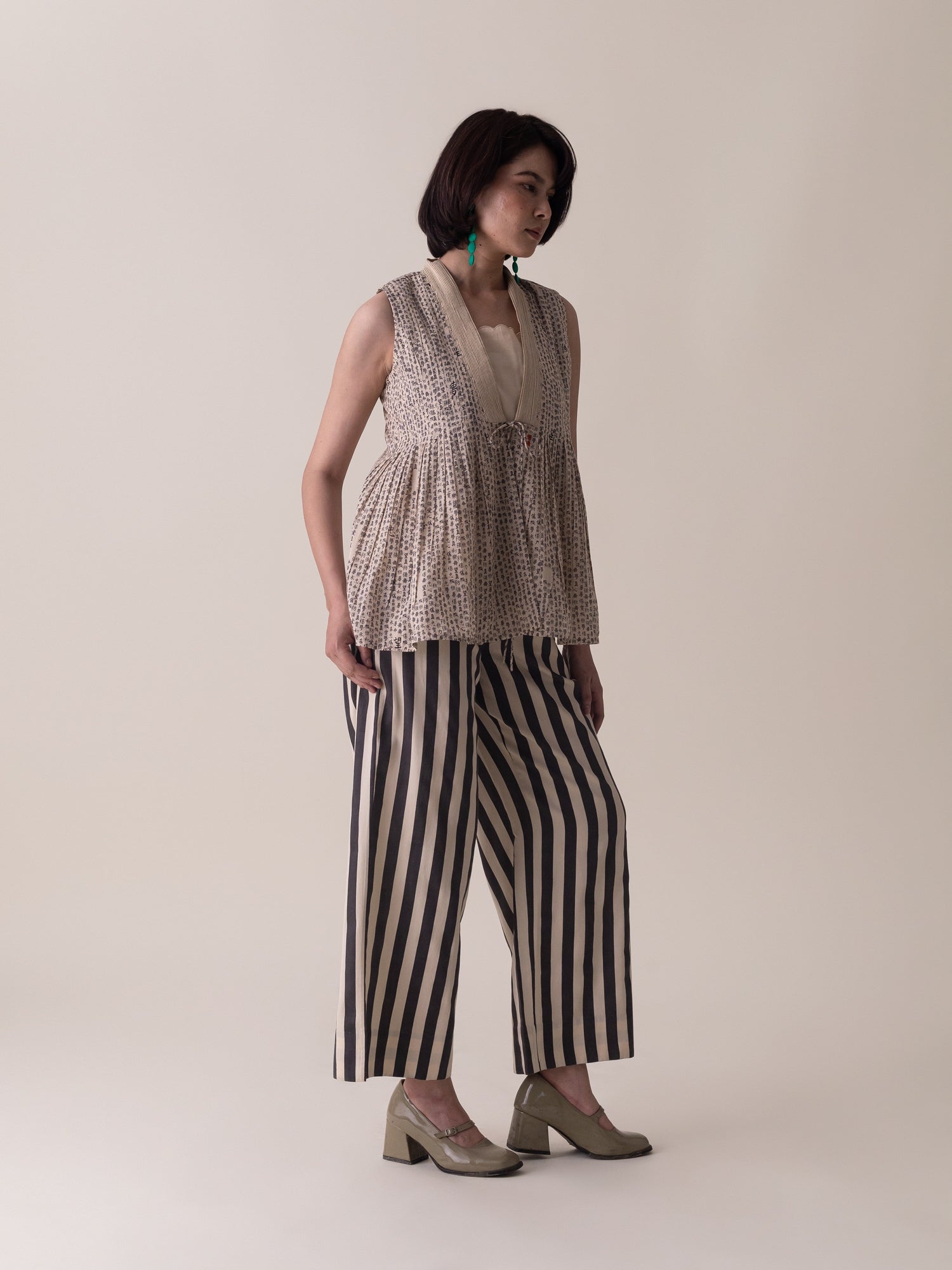 Quinn Black Beige Top