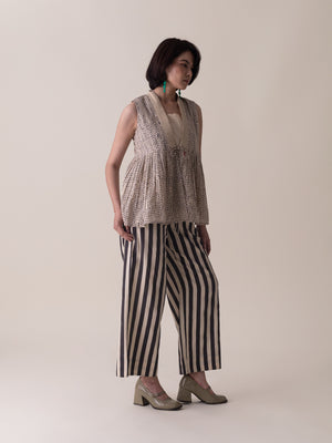 Quinn Black Beige Top