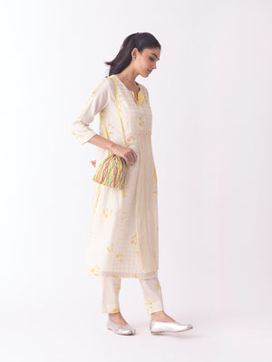 Akina Kurta