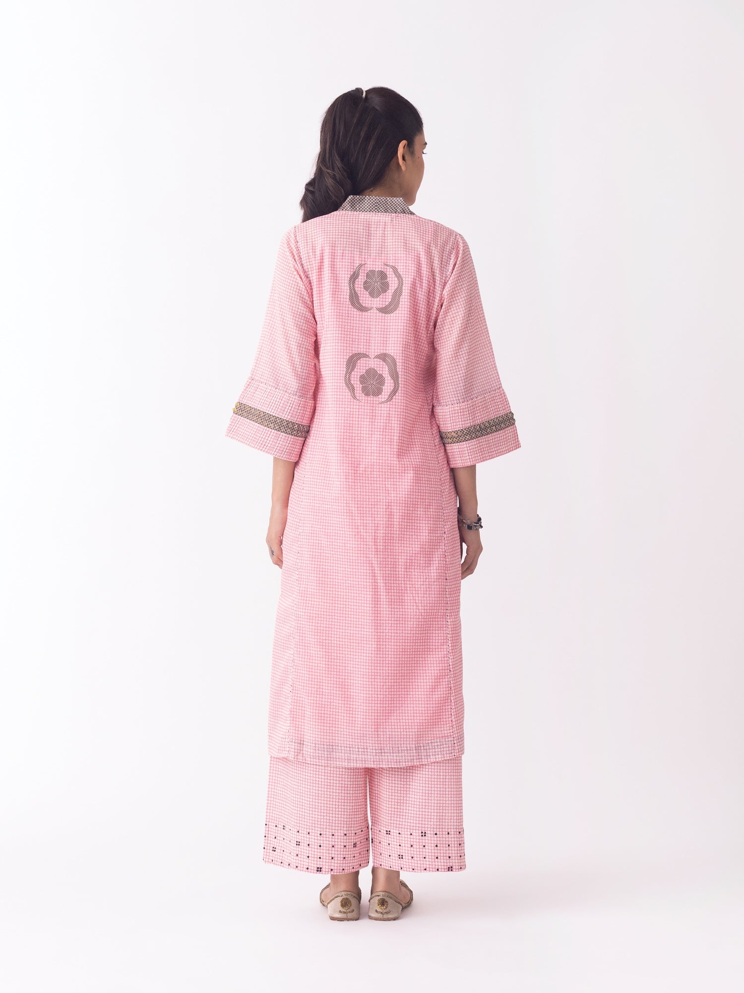 Isamu Kurta