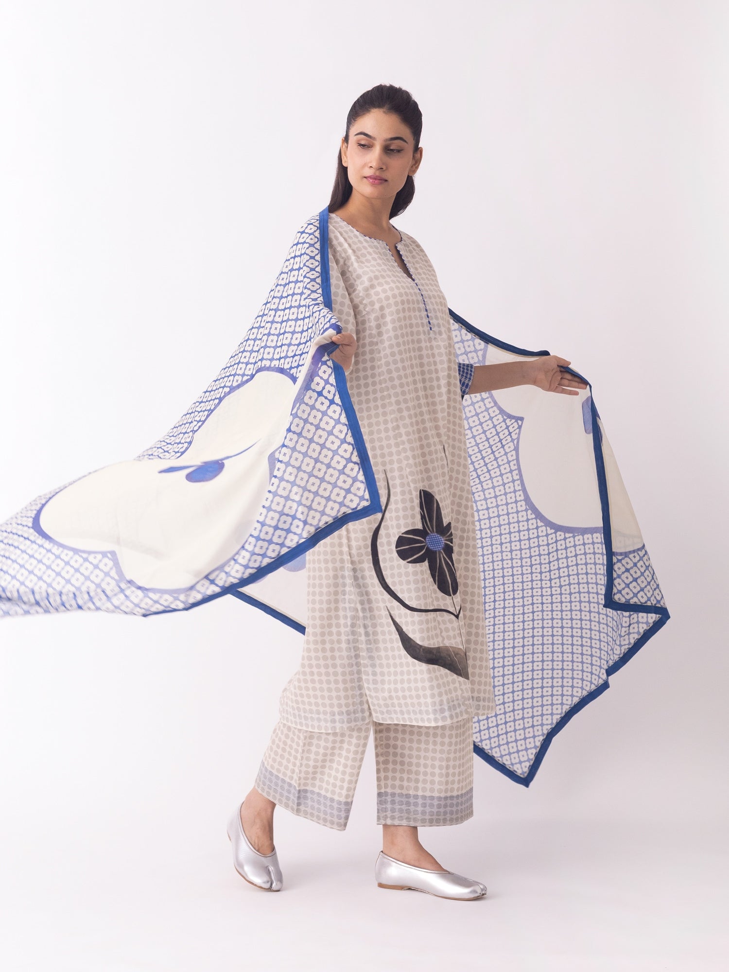 Haruki Dupatta