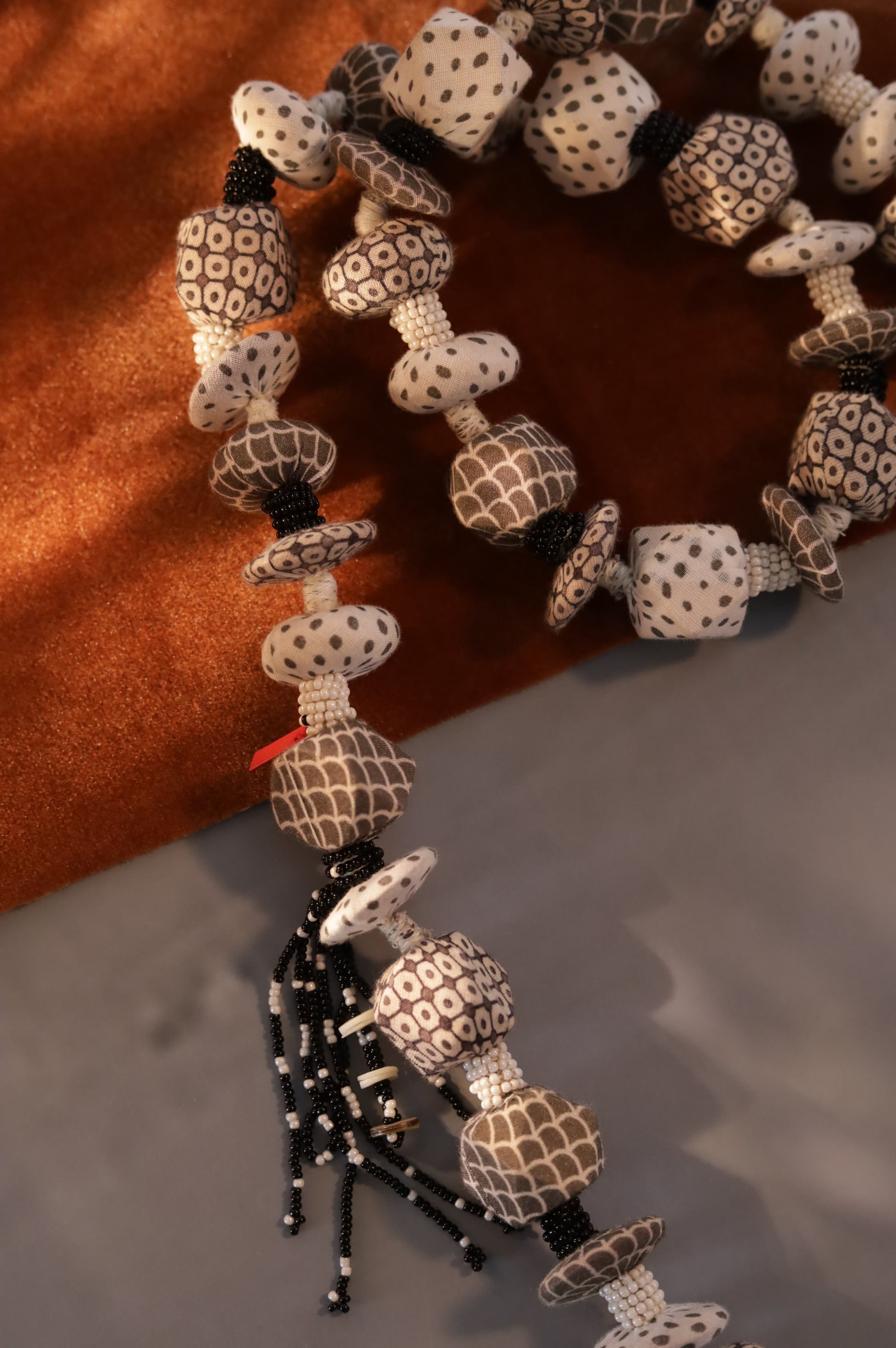 Konara  Black Necklace