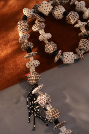 Konara  Black Necklace