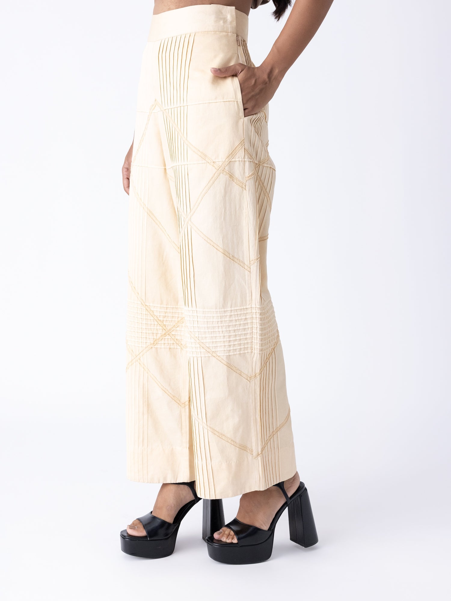 Mizuna Beige Pants