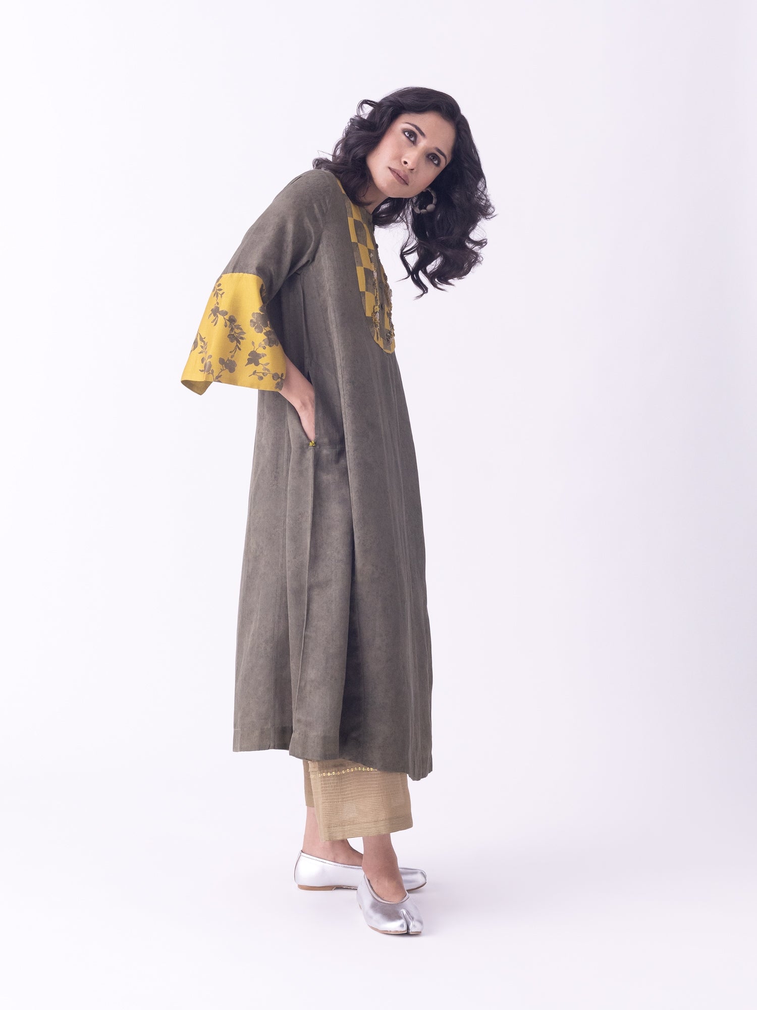Aari Kurta