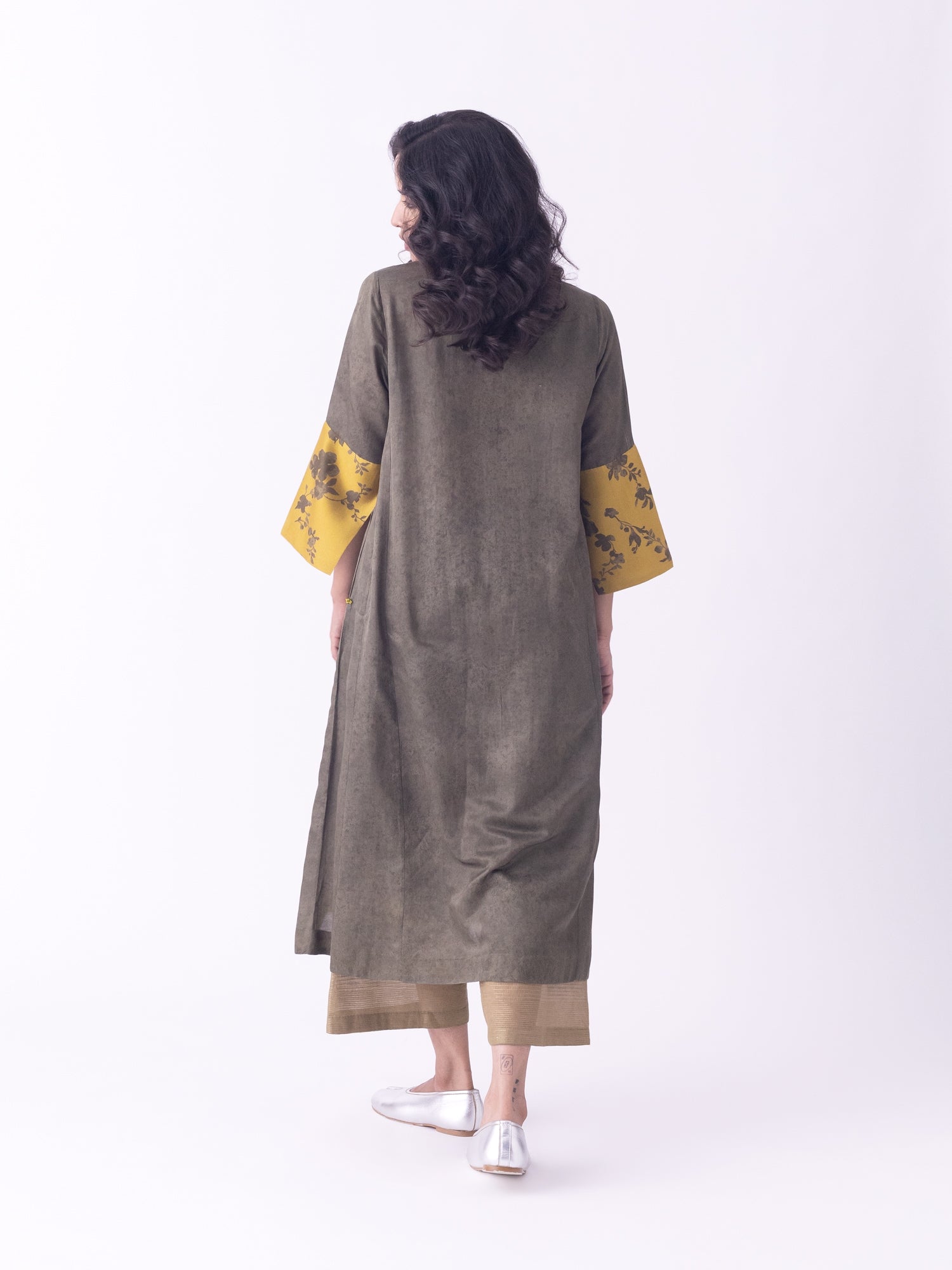 Aari Kurta