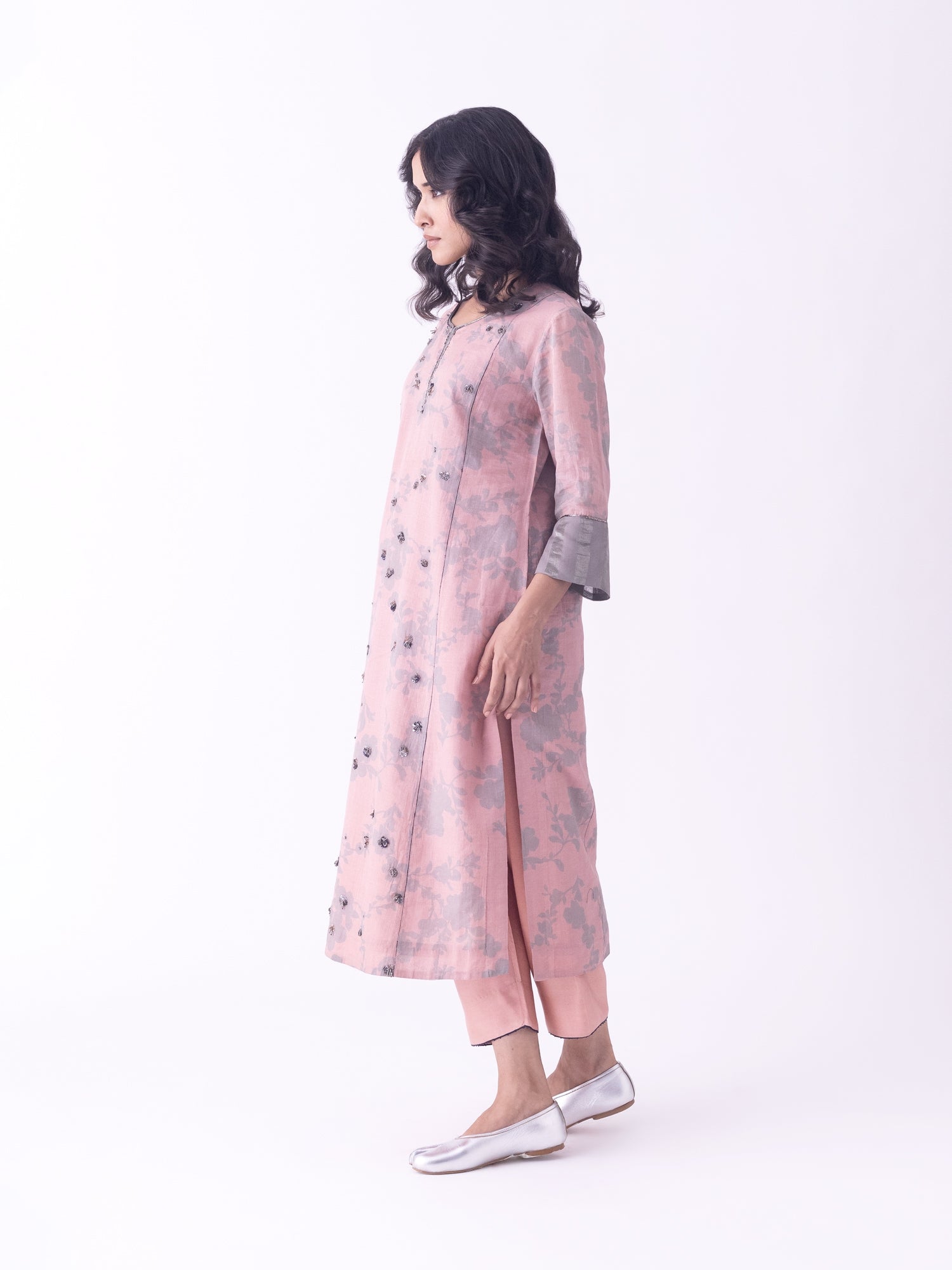 Ishira Kurta