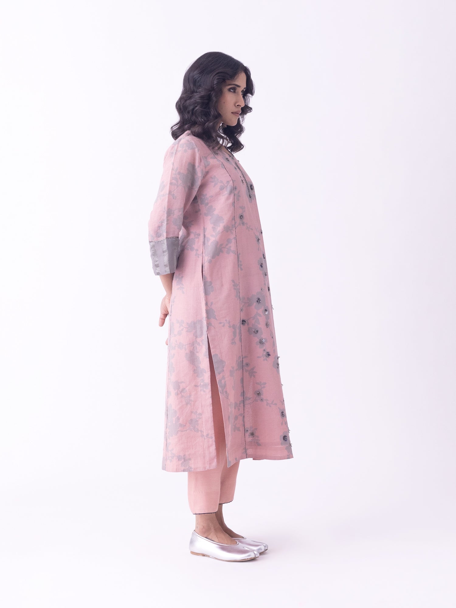 Ishira Kurta