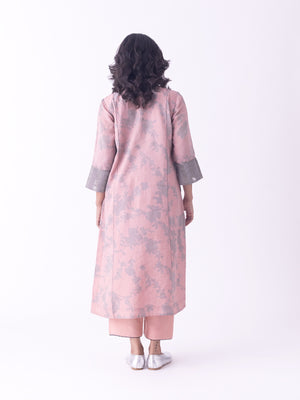 Ishira Kurta