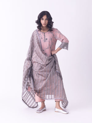 Ishira Kurta