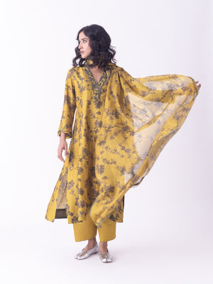 Nikhar Dupatta