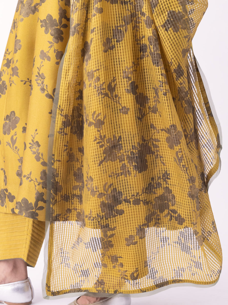 Nikhar Dupatta