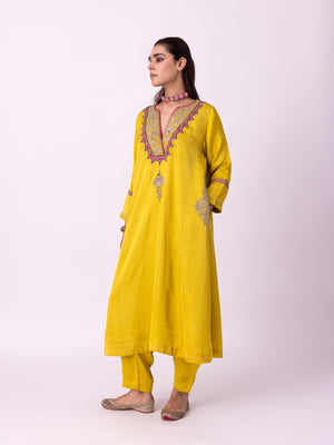 Peshwaz Kurta
