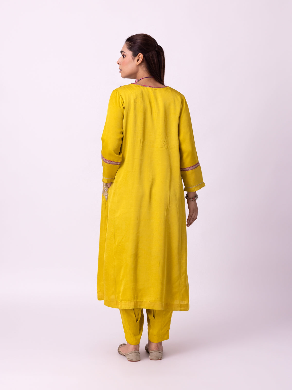 Peshwaz Kurta