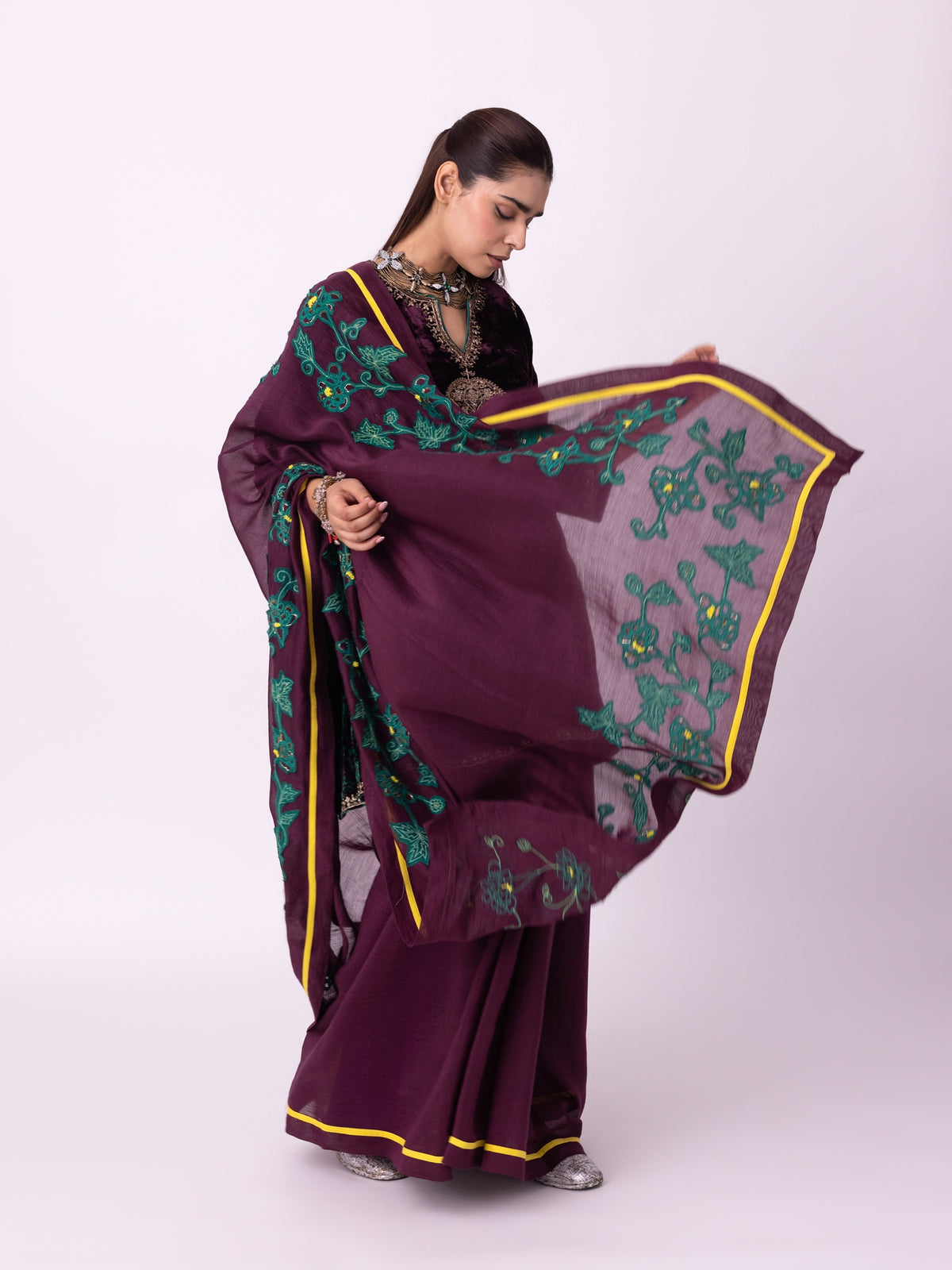 Aabha Saree