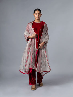 Nissa Dupatta
