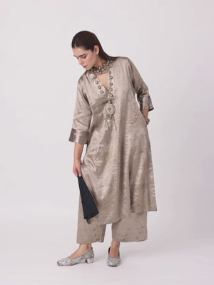 Dureena Kurta
