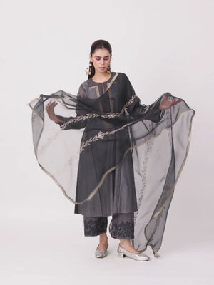 Nefert Kurta