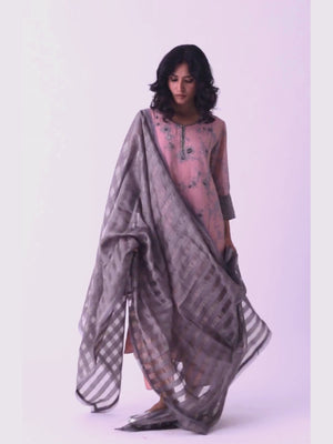 Ishira Kurta