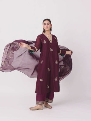 Amra Kurta