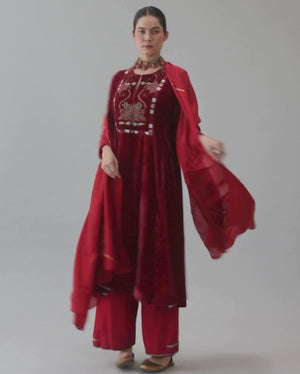 Varja Kurta